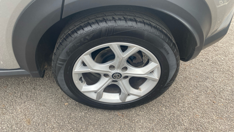 Nissan Juke 1.0 DiG-T 114 N-Connecta 5dr Petrol Hatchback